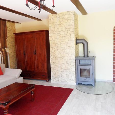 Komfortable Ferienwohnung "Vier Linden", Ruhige Doerfliche Lage, 20 Min Zur Kueste Kirch Mulsow 외부 사진